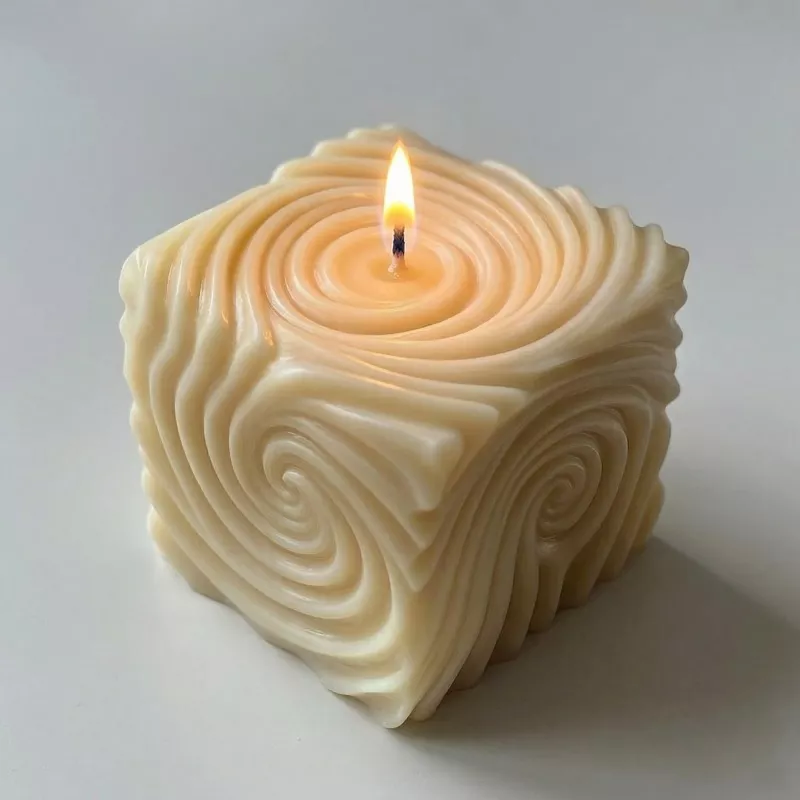 Kare Şeklinde Spiral Hatlı Silikon Mum Kalıbı